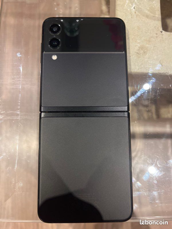Samsung galaxie z flip 3 excellent état (image 3)