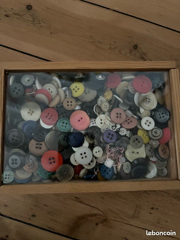 Lot de boutons (image 1)