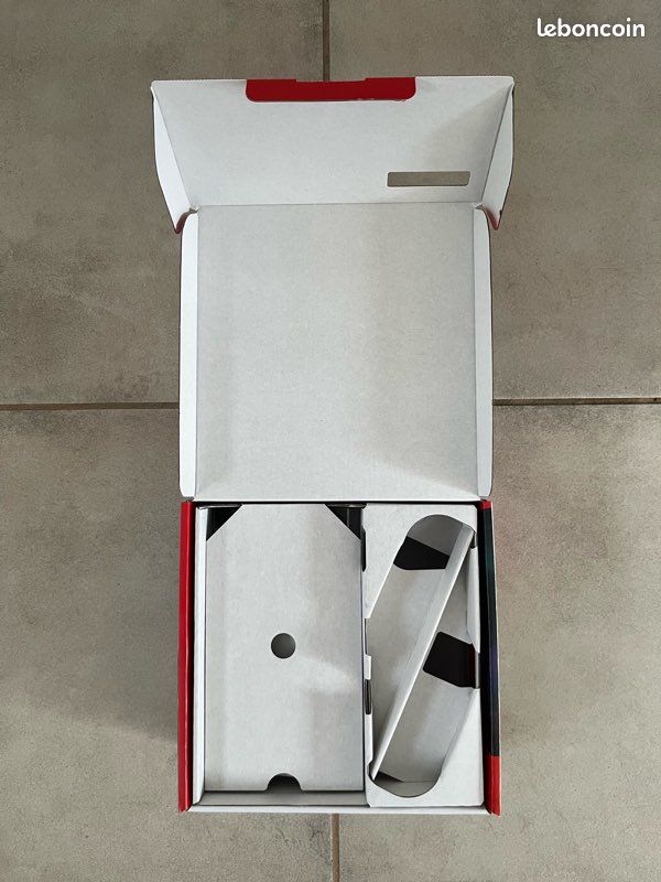 Boîte de Nintendo Switch 2 + compartiment intérieur vide (image 3)