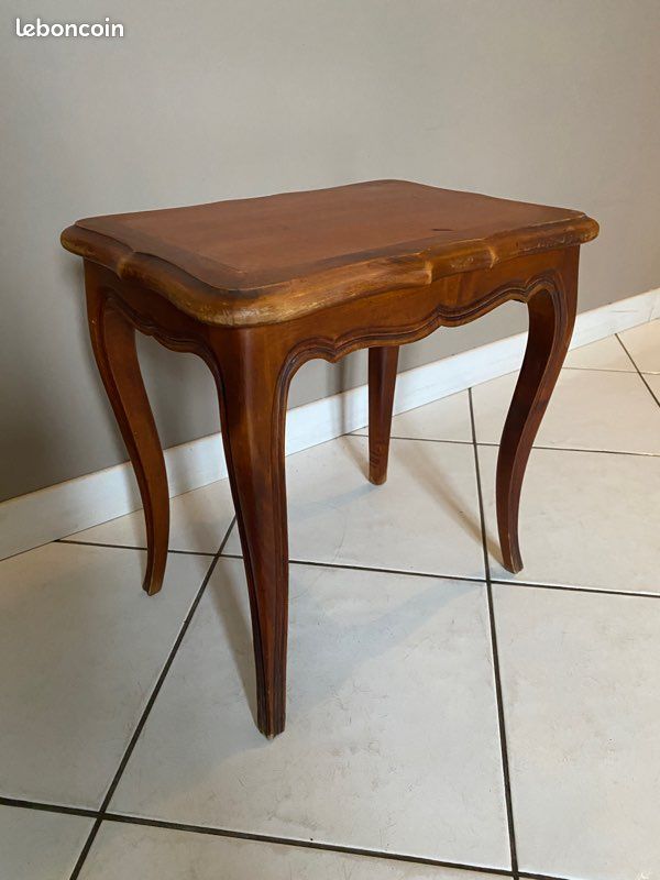 Petite table vintage en merisier (image 2)