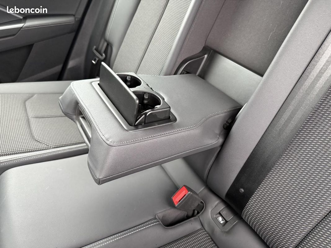 AUDI Q3 45 TFSIe 245 ch S tronic 6 S line (image 44)