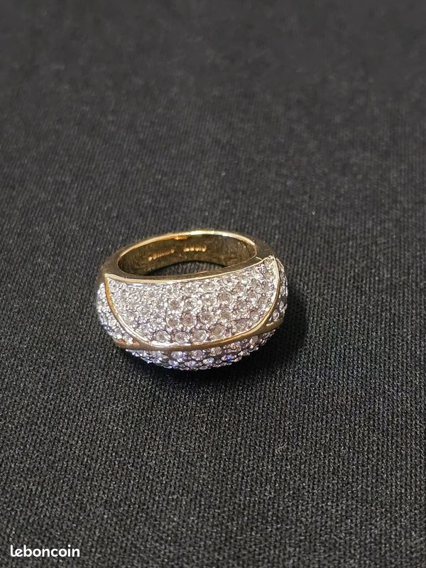 Bague avec strass | Strass, Bracelets tendance, Bague