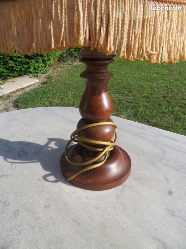 Paire De Lampes Vintage En Bois – Scandinave – Abat-jour Neufs – Vernis Marron
