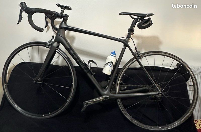 🚴 Vélo de route TREK – Très bon état 🚴 Je vends mon vélo de route TREK, léger, rapide et très agréable à rouler. Idéal pour le sport, les longues sorties ou les entraînements. ✅ Fonctionne très bien ✅ (image 1)