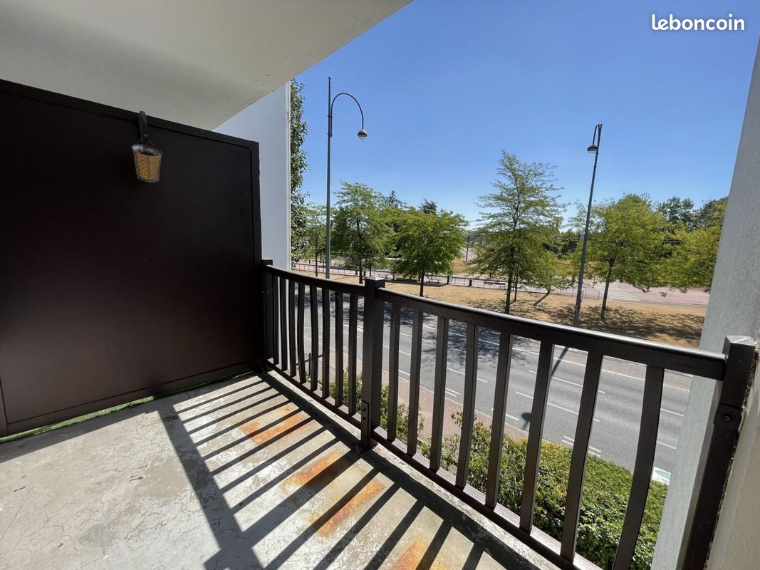 Appartement 3 pièces 83 m² · à Le Petit-Quevilly · 83 m² · 818 €