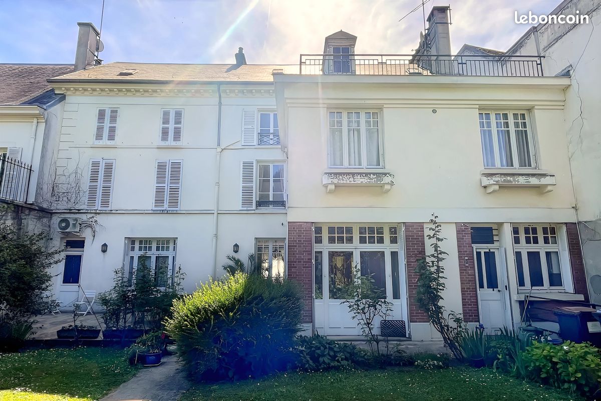 Maison 10 pièces 331 m² · à Meaux · 331 m² · 820 000 €