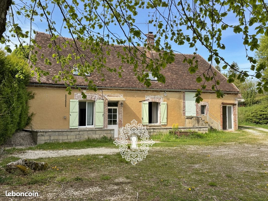 Maison 5 pièces 138 m² · à Perceneige · 138 m² · 170 000 €