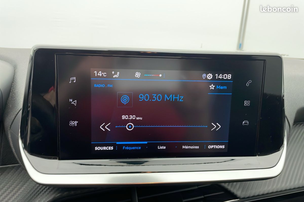 PEUGEOT 208 PureTech 75 S&S BVM5 Style (image 19)