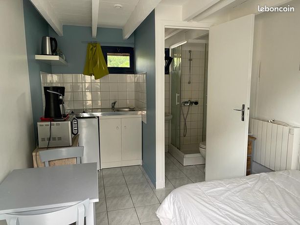 Studio meublé avec kitchenette