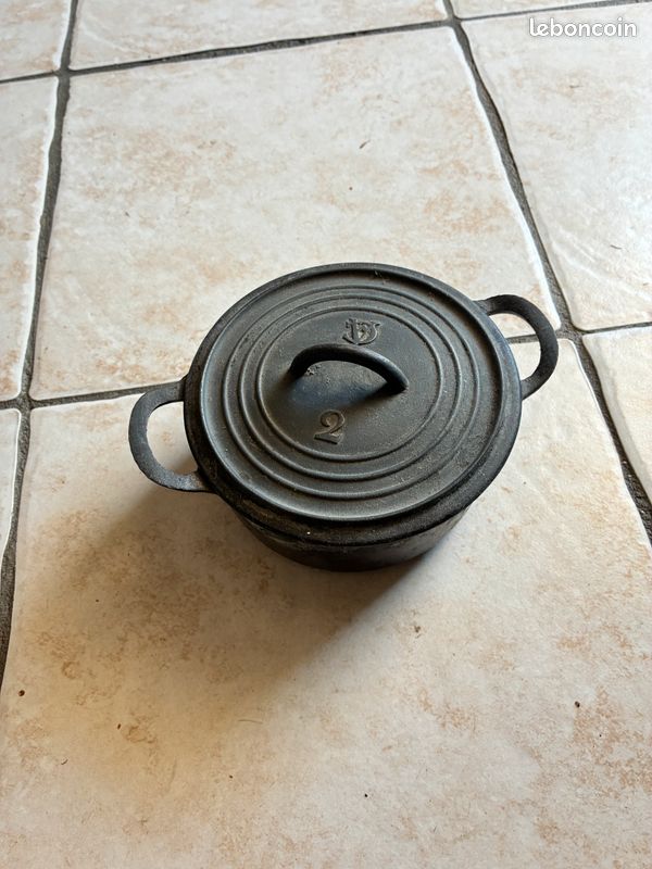 Mini cocotte en fonte (image 1)