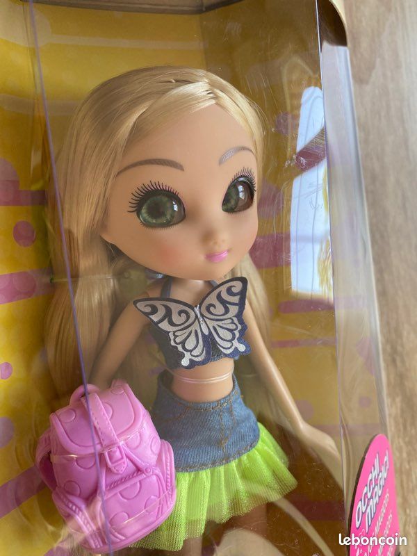 Poupée Unique Eyes - Neuve en boîte (image 4)