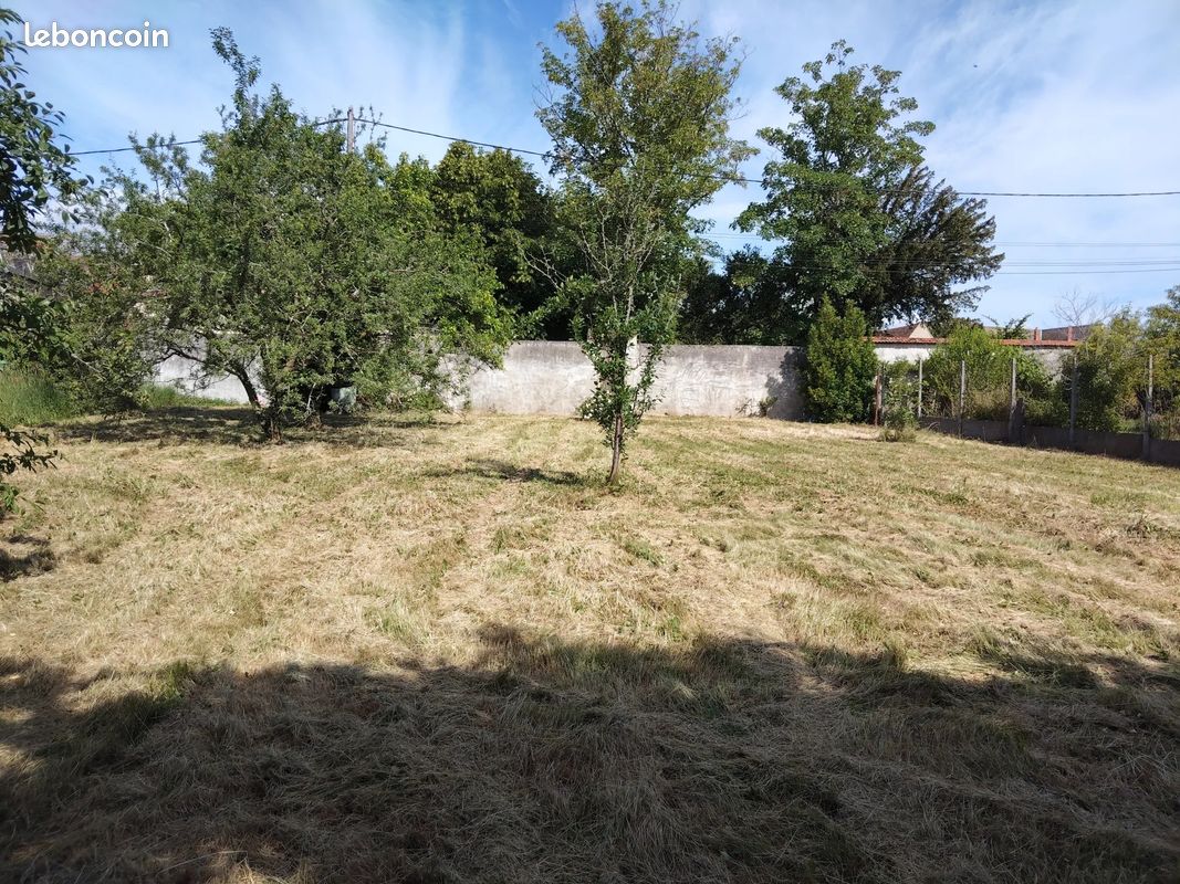 Terrain Aigueperse · 38 000 €