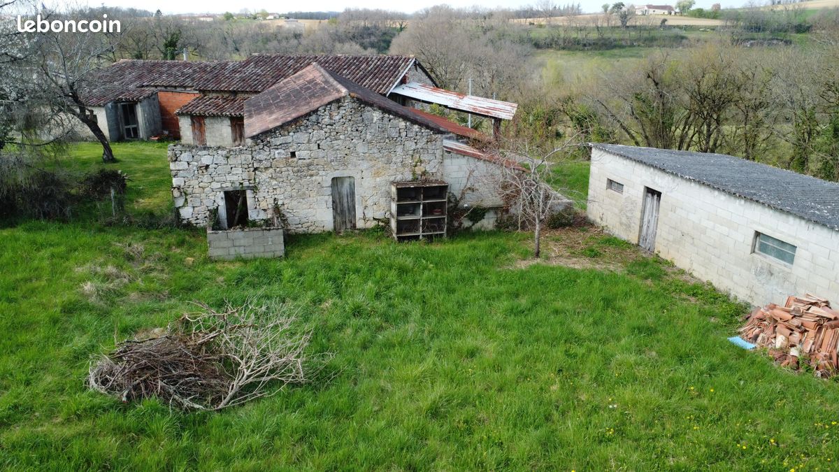 Maison 5 pièces 378 m² · à Bon-Encontre · 378 m² · 148 400 €