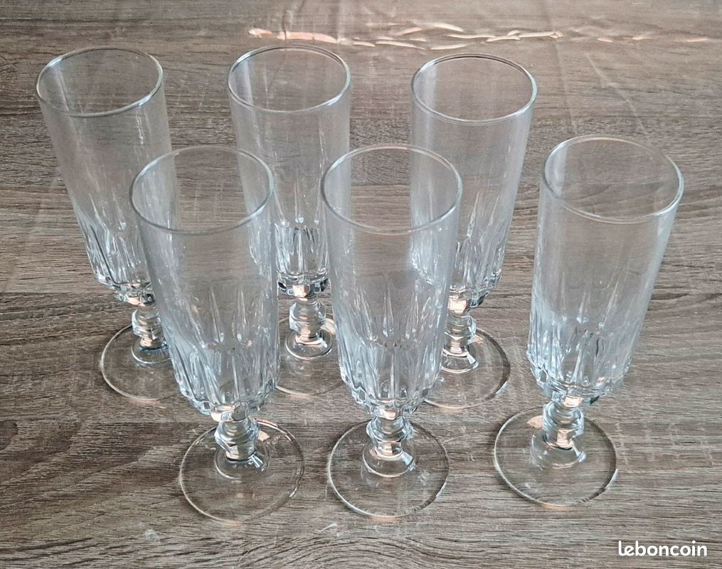Lot de 6 flûtes à champagne en verre travaillé (Style Cristal) (image 1)