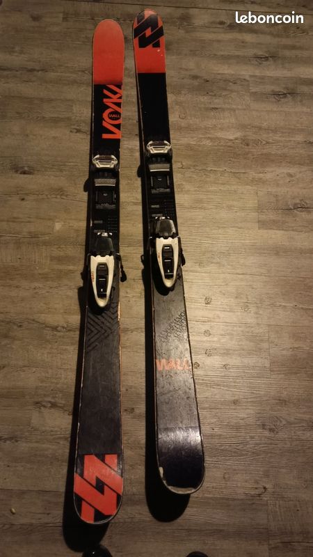 Skis Alpins Volkl Unlimited – 161 Cm Avec Fixations – Occasion – Petit Budget