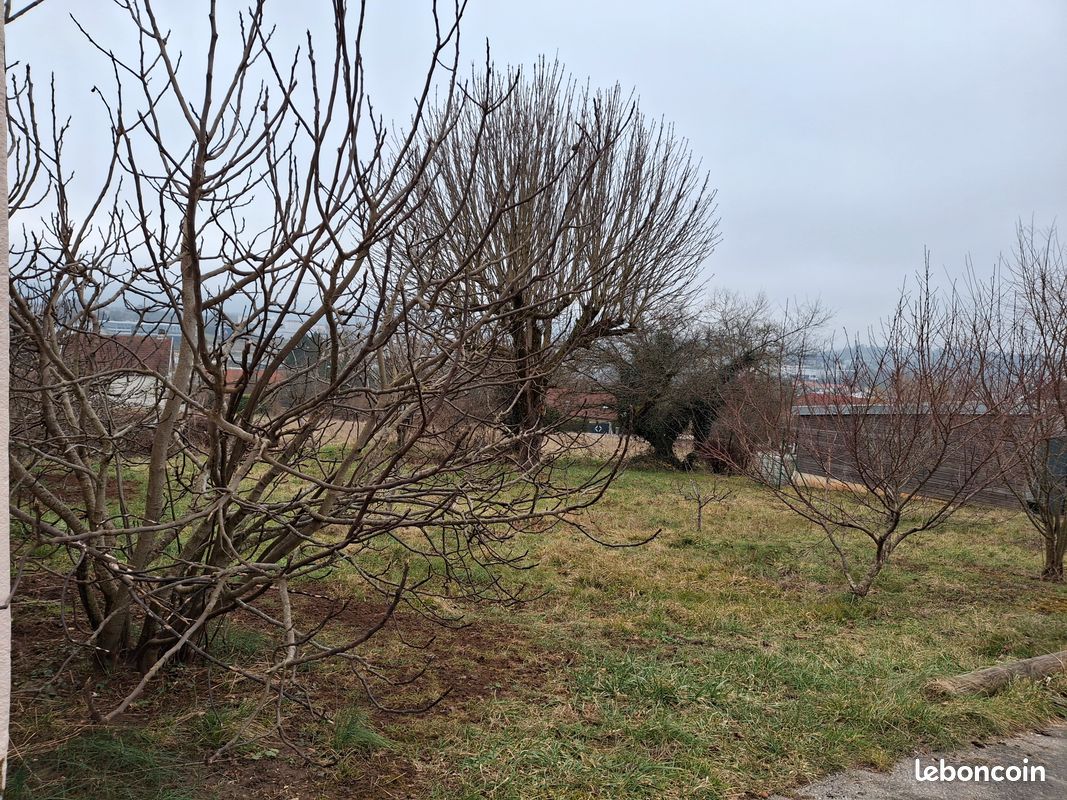 Terrain au Montboucons à Besançon · 150 000 €