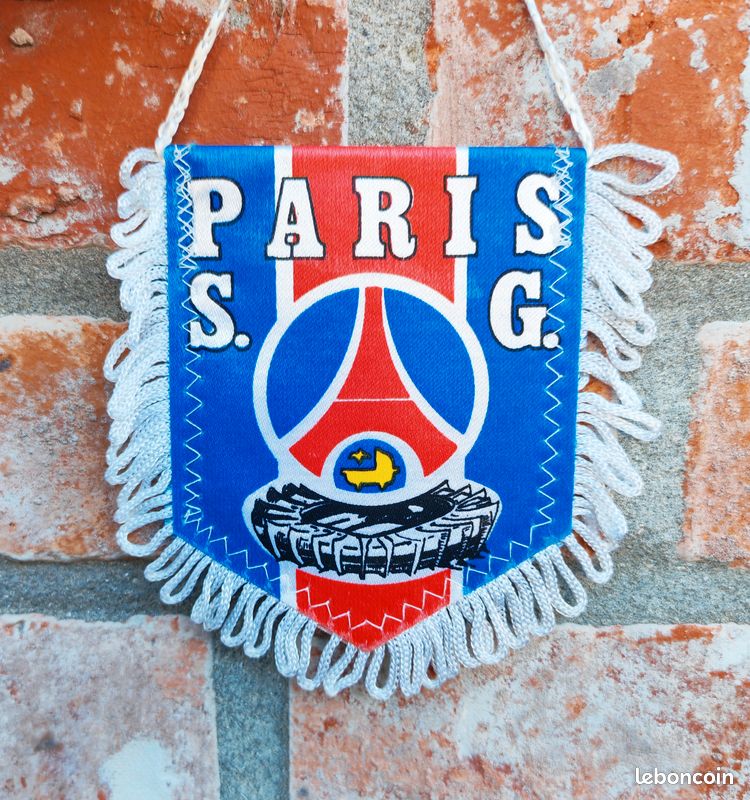 PSG Paris Saint Germain 1980 s superbe vintage fanion football