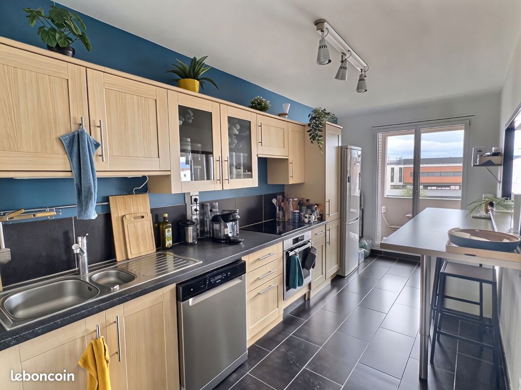 Appartement 3 pièces 82 m² · à Clermont-Ferrand · 82 m² · 810 €/mois