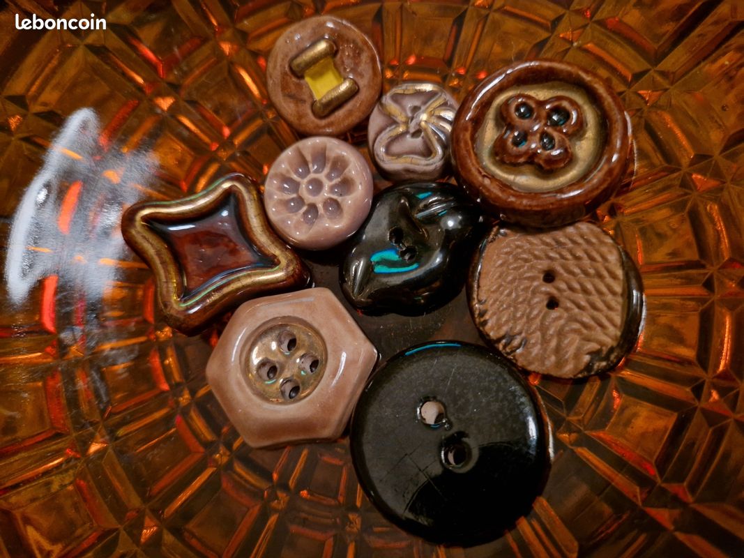 Lot De Boutons Anciens Pour Mercerie Et Couture - Assortiment Neuf