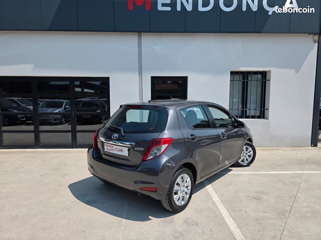 Toyota Yaris — 1.33 VVT-i 100 ch Life Boîte automatique (image 4)