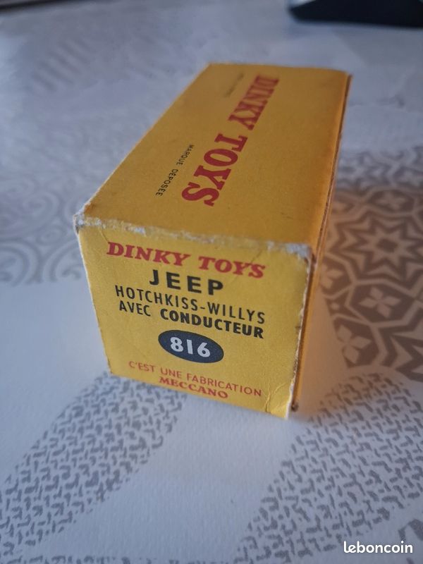 Dinky Toys - 816 - Jeep Hotchkiss Willys avec conducteur Dinky Toys - 816 - Jeep Hotchkiss Willys avec conducteur