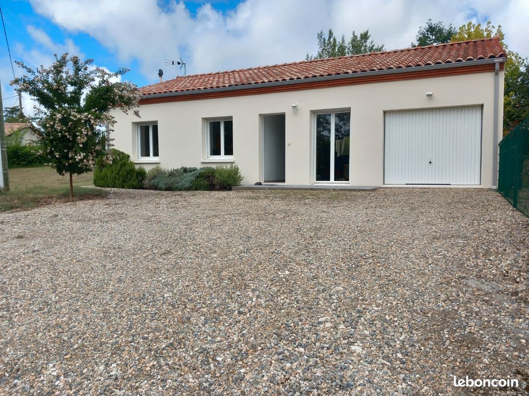 Maison 3 pièces 85 m² · à Saint-Hilaire-de-Lusignan · 85 m² · 950 €/mois