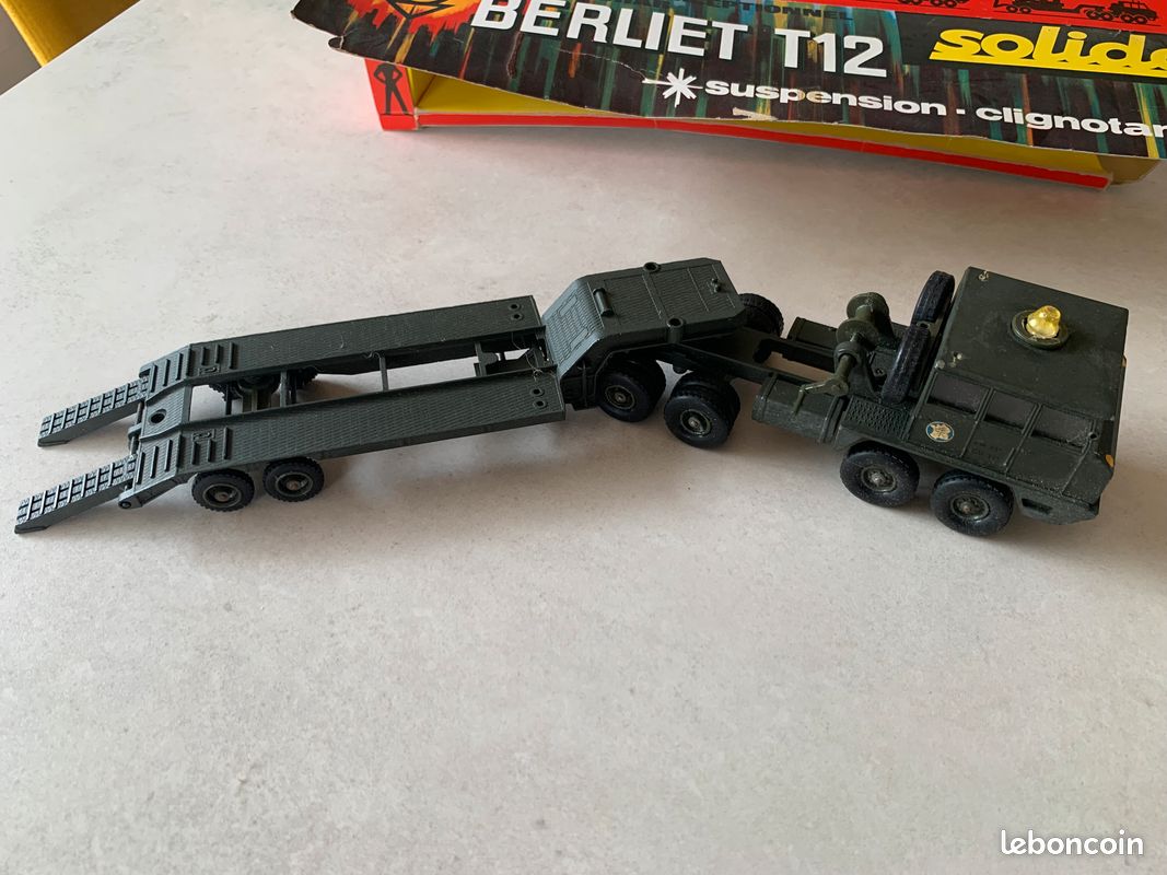 SOLIDO 212/305 BERLIET T12 PORTE-ENGIN A RÉNOVER