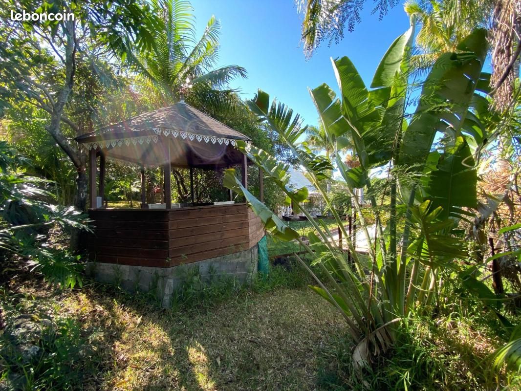 Maison 6 pièces 140 m² · à Les Avirons · 140 m² · 489 300 €