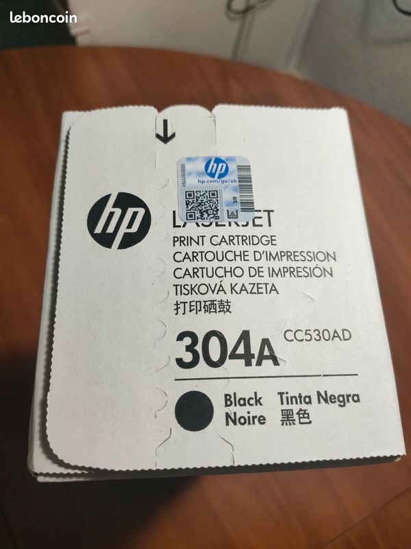 Cartouche toner HP 304A noire neuve (CC530AD) (image 2)