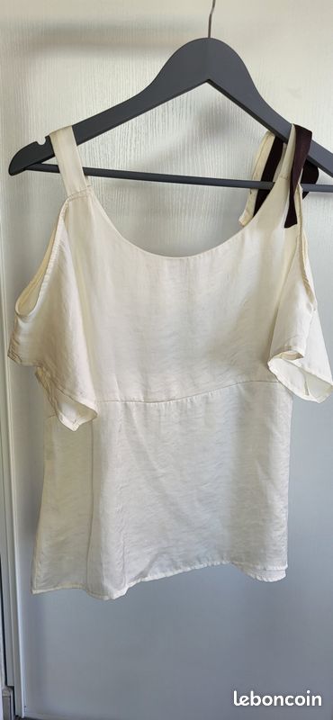 Top fluide couleur crème épaules dénudées Paz Torras T 40 (image 3)