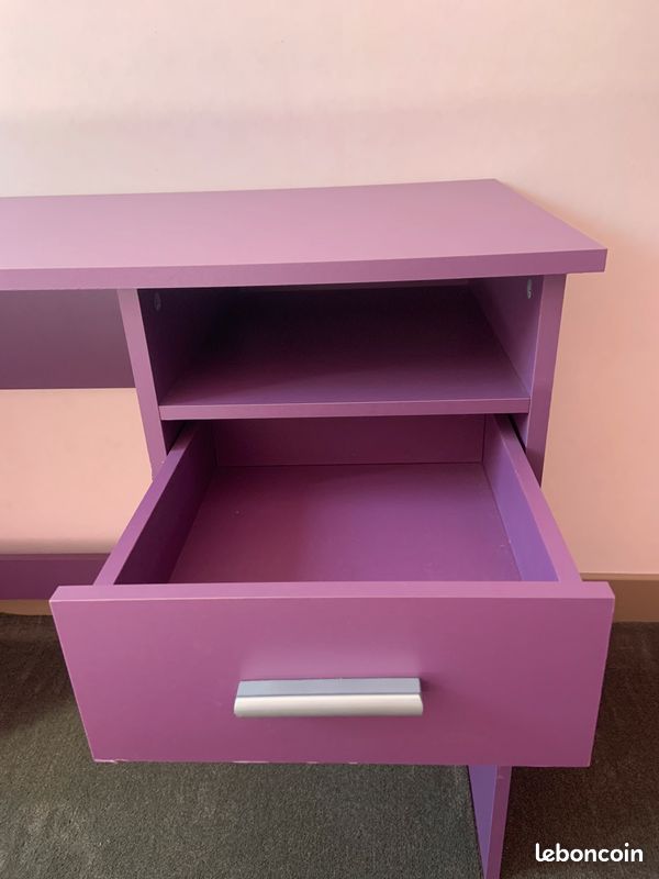 Bureau (image 2)