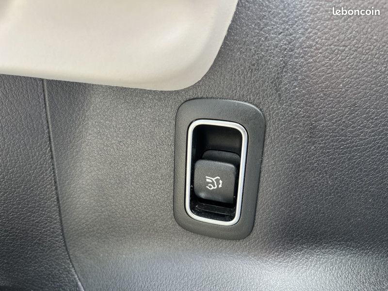 Mercedes GLB 200D 150CH AMG LINE 8G DCT (image 32)