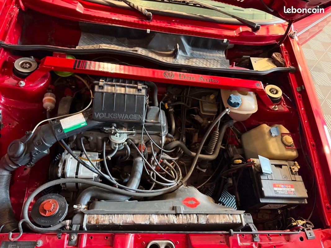 VOLKSWAGEN GOLF CABRIOLET 1.8 90ch - MOTEUR REFAIT 5000KMS - CAPOTE NEUVE - PEINTURE NEUVE - DOSSIER PHOTO RESTAURATION... (image 31)