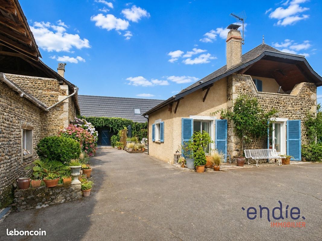 Maison 5 pièces 135 m² · à Monein · 135 m² · 282 000 €