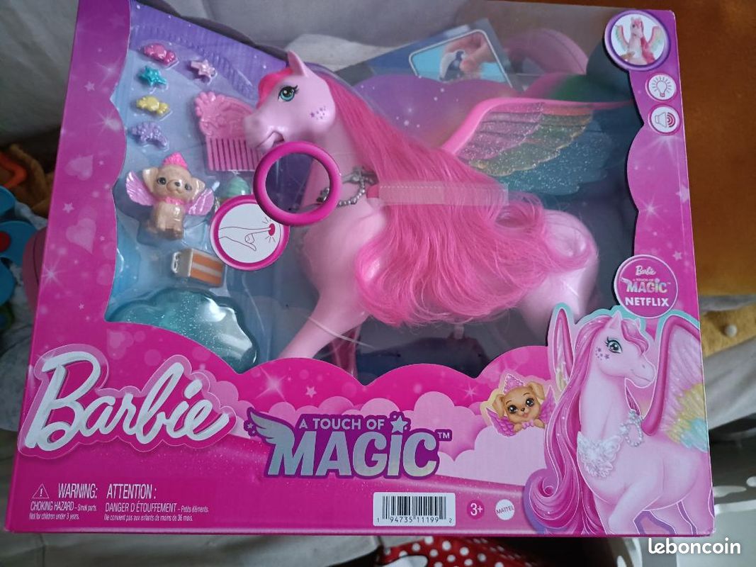 Barbie Pégase Magique Rose Aux Ailes Multicolores Scintillantes, avec Sons Et Lumières, 10 Accessoires Inclus Dont Chiot avec Surprise Ailée Magique, Jouet Enfant, A Partir De 3 Ans, HLC41 Barbie Pégase Magique Rose Aux Ailes Multicolores Scintillantes, avec Sons Et Lumières, 10 Accessoires Inclus Dont Chiot avec Surprise Ailée Magique, Jouet Enfant, A Partir De 3 Ans, HLC41
