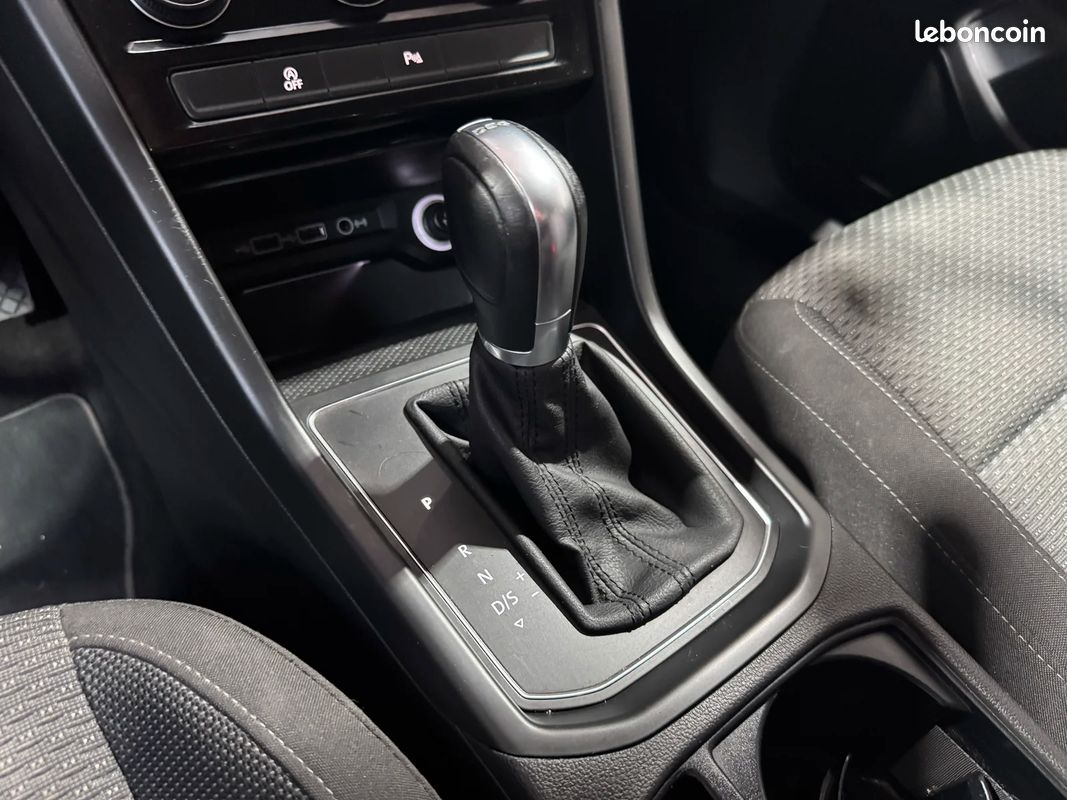 Volkswagen TOURAN 1.6 TDI 115cv DSG7 Confortline / Caméra de Recul / Régulateur de vitesse (image 32)