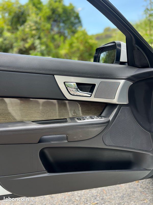 Jaguar XF 2.2 D Sportbreak Luxe Premium (image 6)