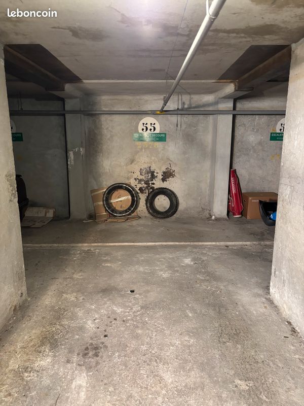 Location place parking - Paris 16e Maison de la Radio · 130 €/mois
