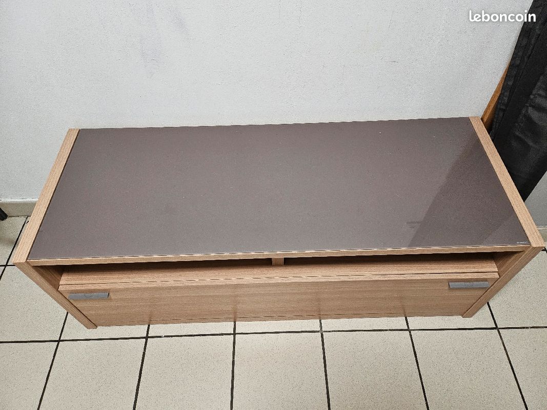 Table et meuble bas (image 2)