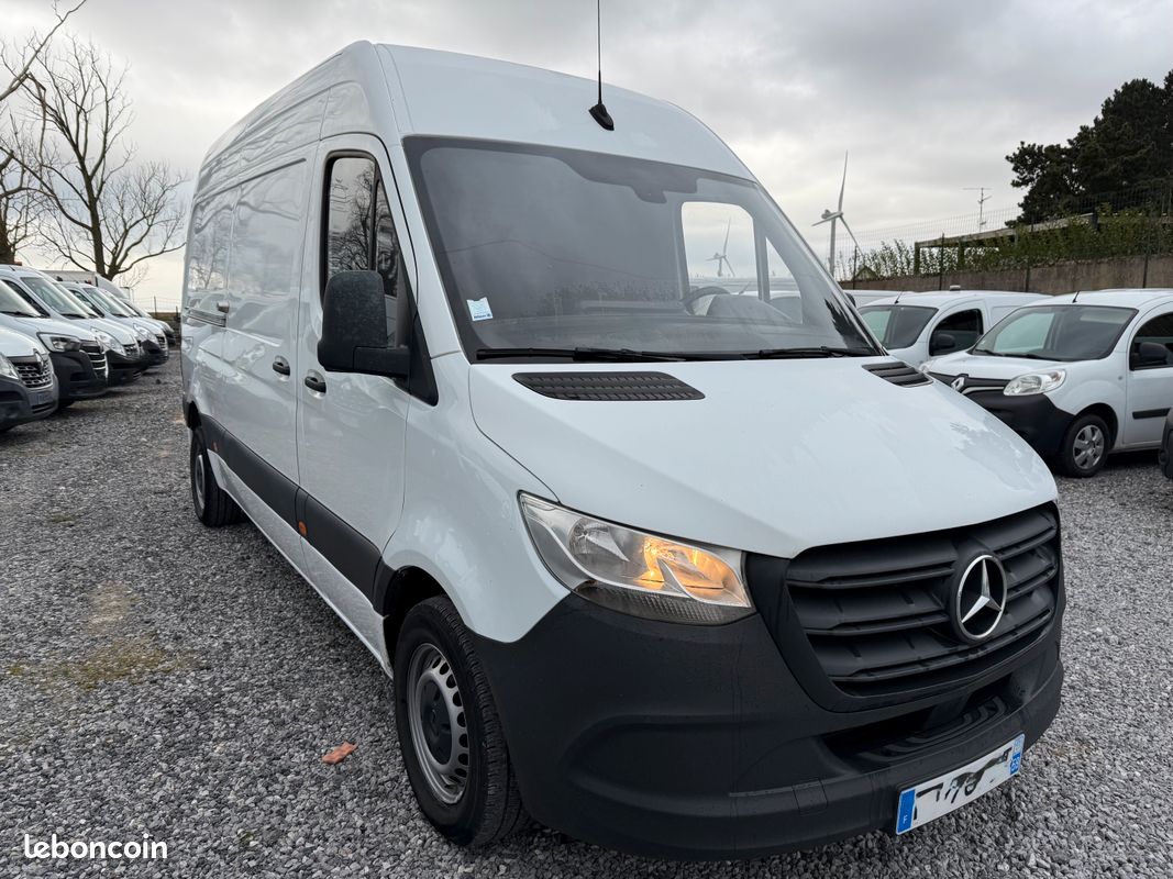Mercedes sprinter 211cdi ecran carplay prix ht 13500 Utilitaires