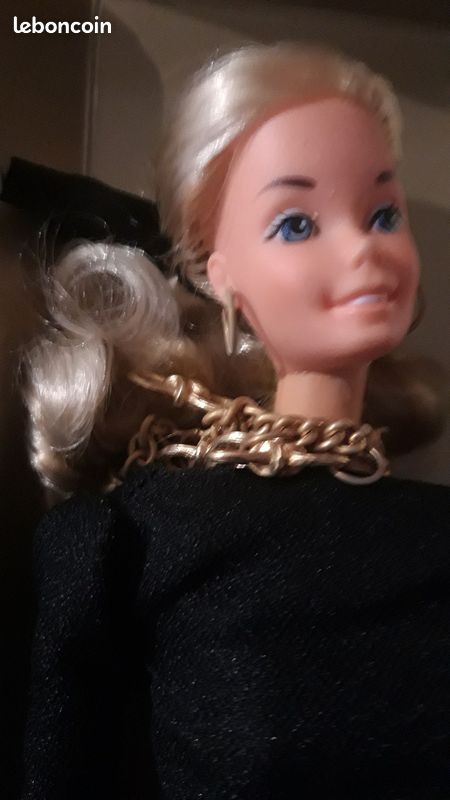 POUPÉE BARBIE ANCIENNE Rare " Hip" Boite Mattel Ref. B5812 Année 2003