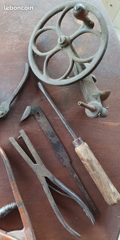 LOT D'OUTILS DE cordonnier ,bourrelier , sellier ,art pop N° 1 EUR 35
