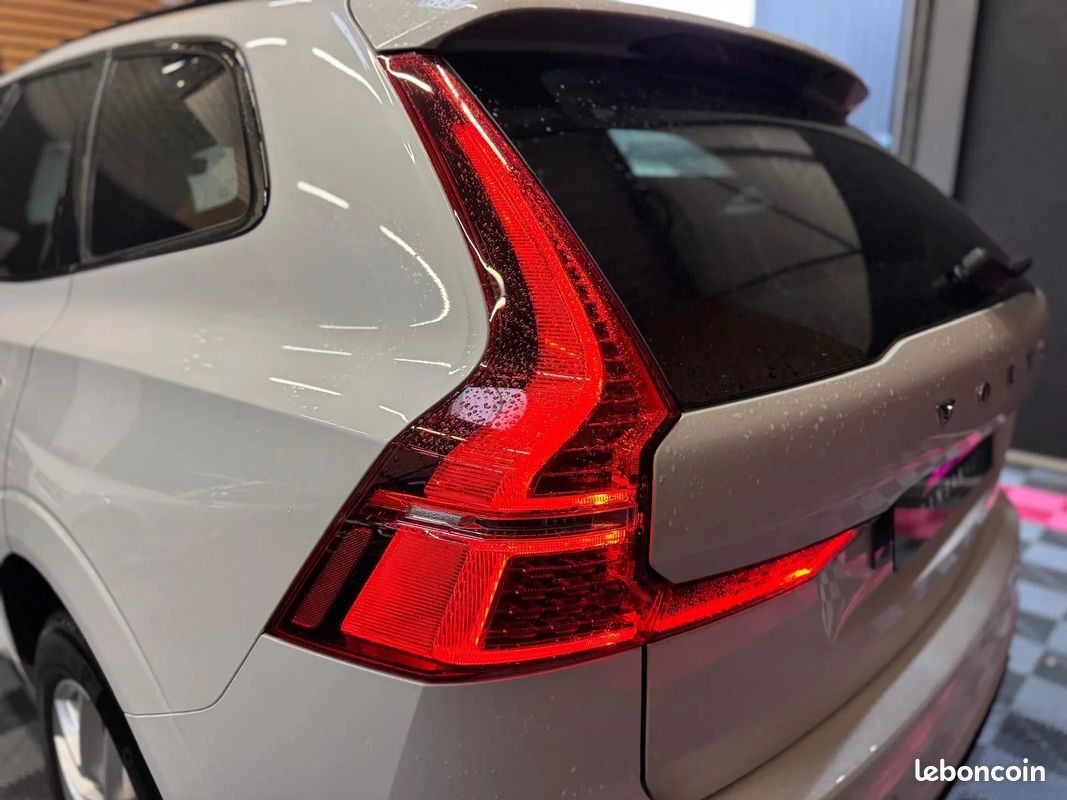 VOLVO XC60 T6 Recharge AWD 253 ch + 145 ch Geartronic 8 Ultimate Style Dark - 1ère main - Toit ouvrant - Sièges chauffants - Caméra 360 (image 37)