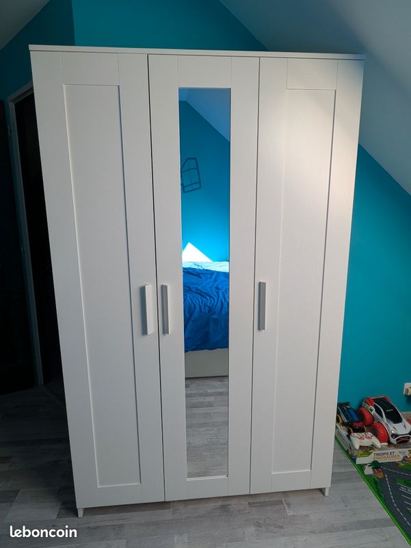 Dressing IKEA Brimnes (image 1)
