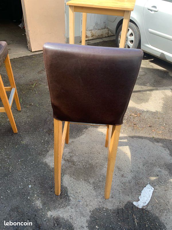 Table haute plus fauteuils (image 3)