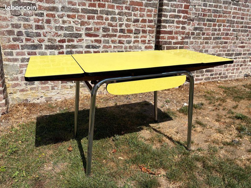 Table en Formica jaune (image 10)