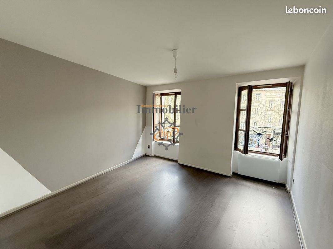 Appartement 2 pièces 26 m² · à Saint-Affrique · 26 m² · 355 €