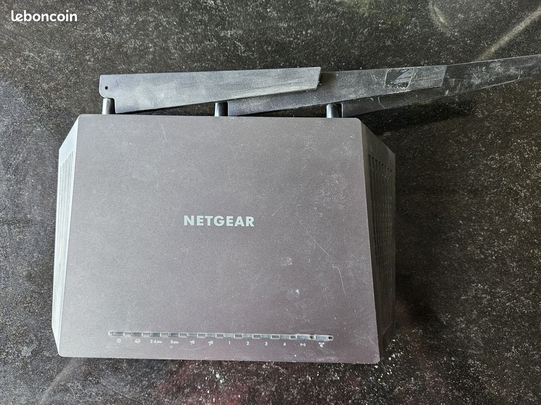Routeur Wi-Fi Netgear R7000 Nighthawk (image 1)