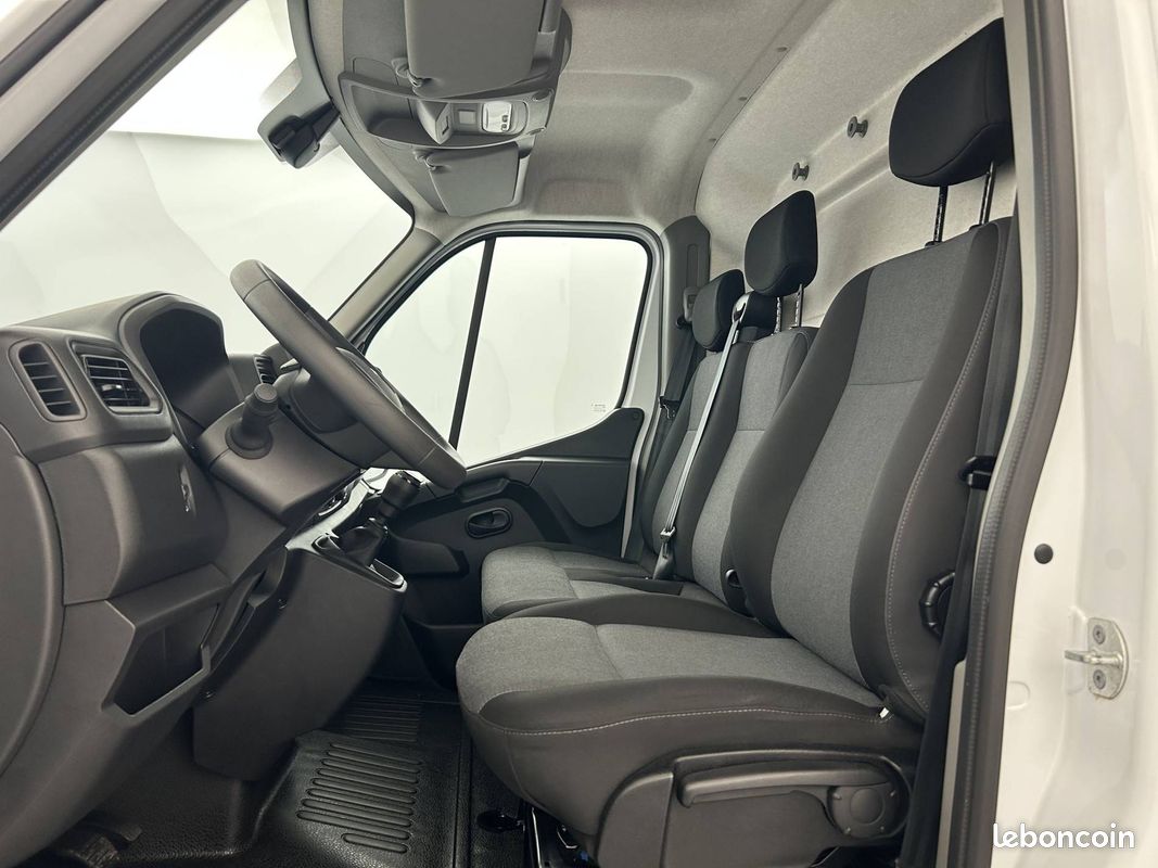 RENAULT FG Tr CF F3500 L2H2 Blue dCi 135 E6DF (image 9)