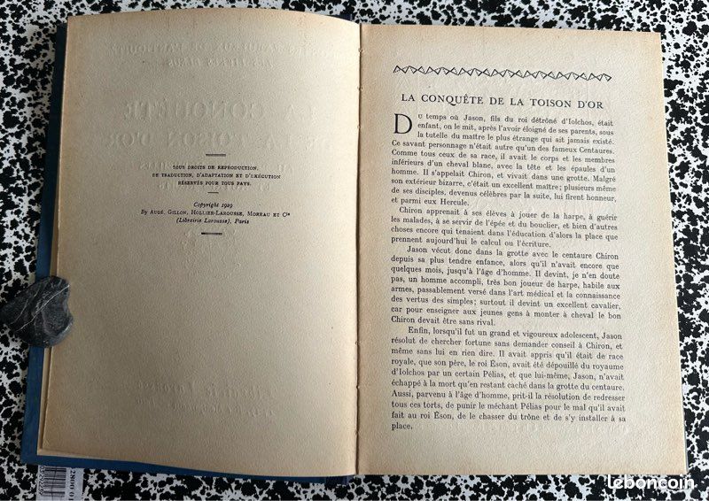 Livre : la conquête de la toison d’or, conte de la Grèce antique et Au pays des Merveilles, les livres bleus de Larousse (image 3)
